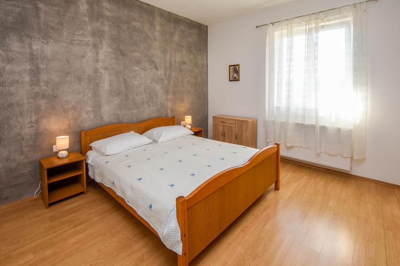 דירות Vrana  Kuca Za Odmor Lucija מראה חיצוני תמונה